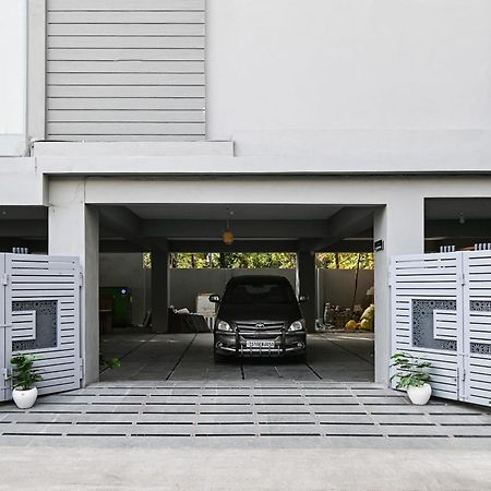 Super Townhouse De Alphabet Karmanghat ハイデラバード エクステリア 写真